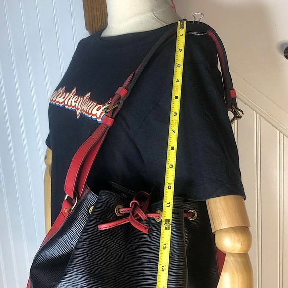 Louis Vuitton Black Red Epi Leather Noe GM Drawstring Bucket Shoulder Bag VI0922 - Picture 13 of 17
